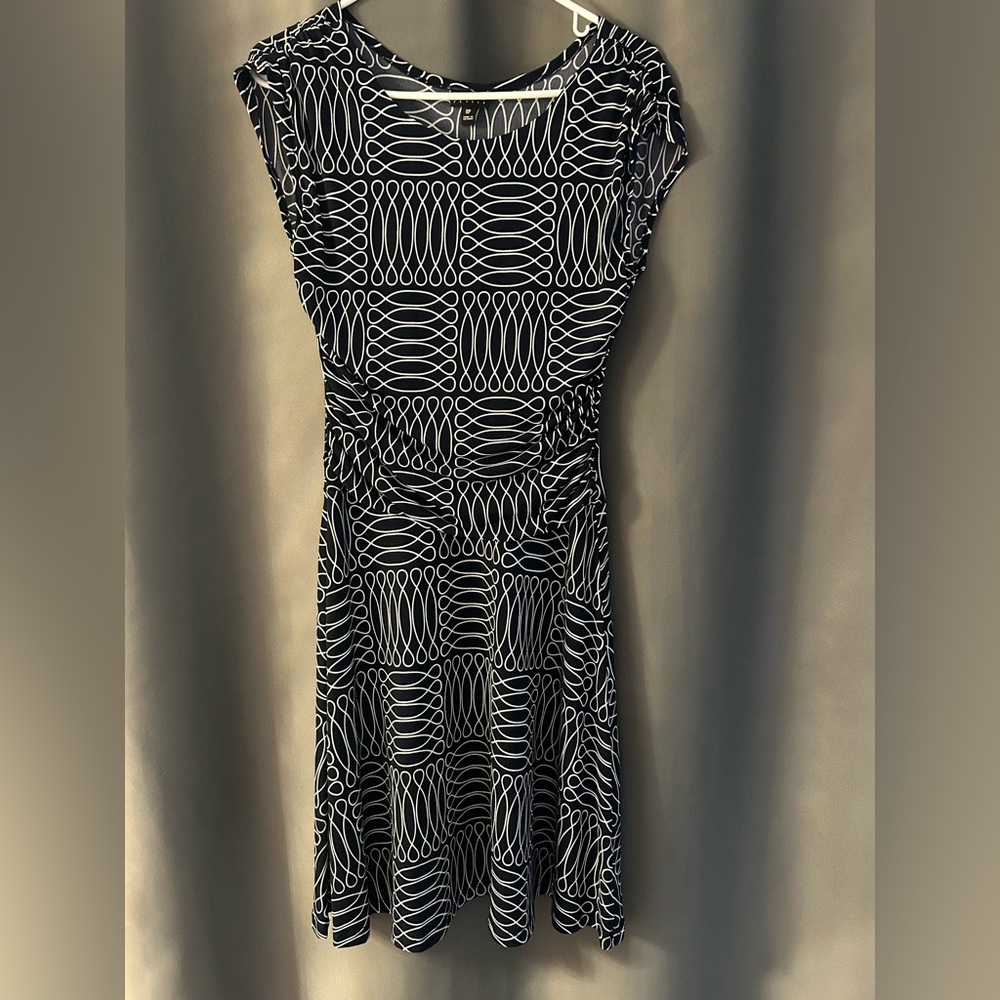 Enfocus Studio Black and White Sheath Midi Dress